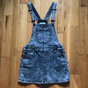 Overall dress